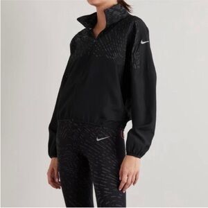 NIKE Hooded Cape Jacket. Size S. NWT.